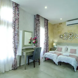 santa-lucia-b-b-suite.hotelssaintjulians.com/
